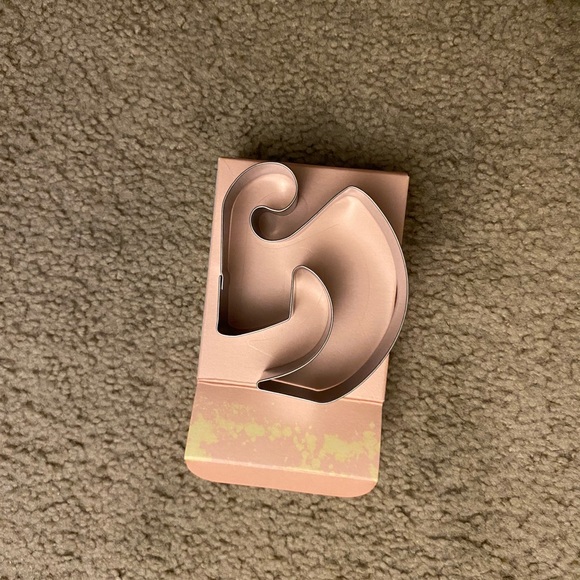 Glossier cookies cutter - Picture 1 of 3